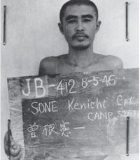 Kampcommandant Sonei na zijn arrestatie in 1945
